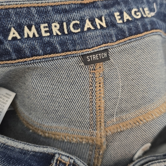 AMERICAN EAGLE Mom Jeans Stretch Distressed Raw Hem Women 2 High Rise Blue Denim - Picture 7 of 12